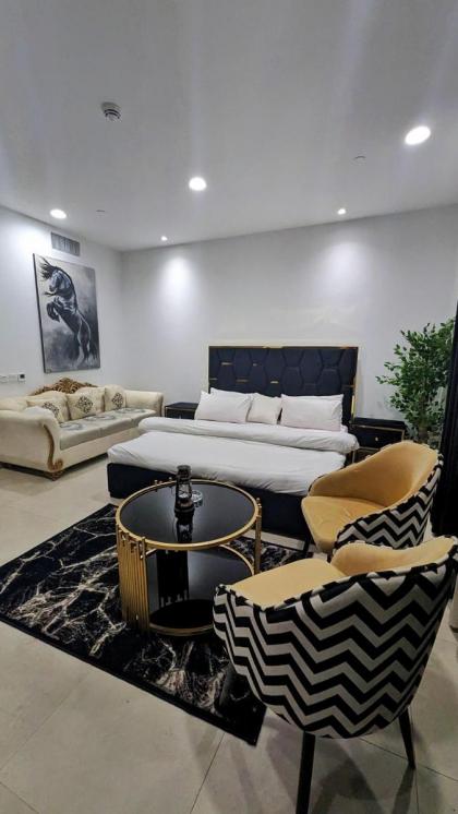 The Executive Studio - image 22