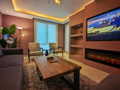 Goldcrest Mall Three-bed Luxury Suite - image 25