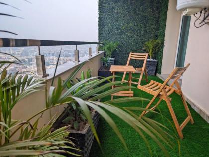 Goldcrest Mall Three-bed Luxury Suite - image 30